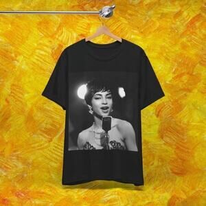 Sade New Short Hair Soul Rnb Music Fan Graphic T-Shirt